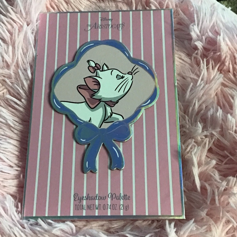 New* Disney Aristocats Eyeshadow Palette - Pink Brown, Tan shades 1 pan broken
